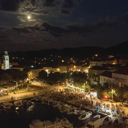 In With Kitchen Σπίτι διακοπών Vela Luka